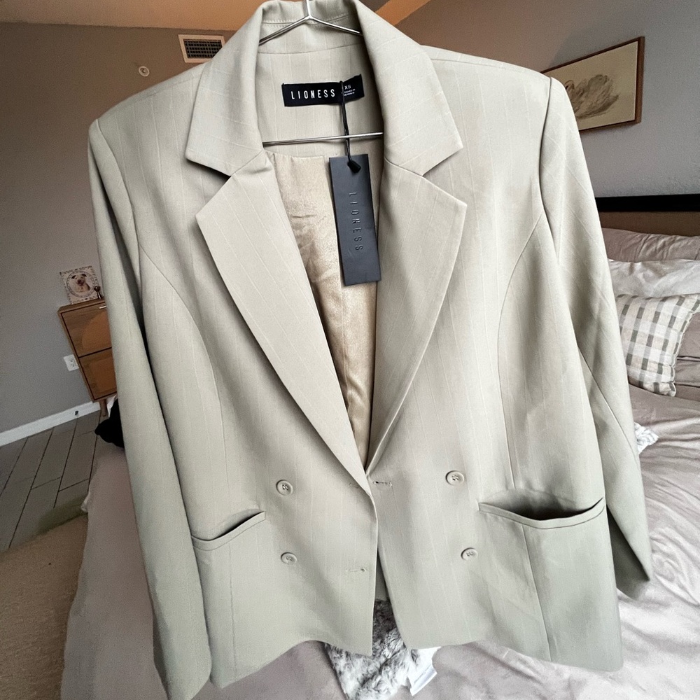 Lioness Double-Breasted Blazer in Sage Green